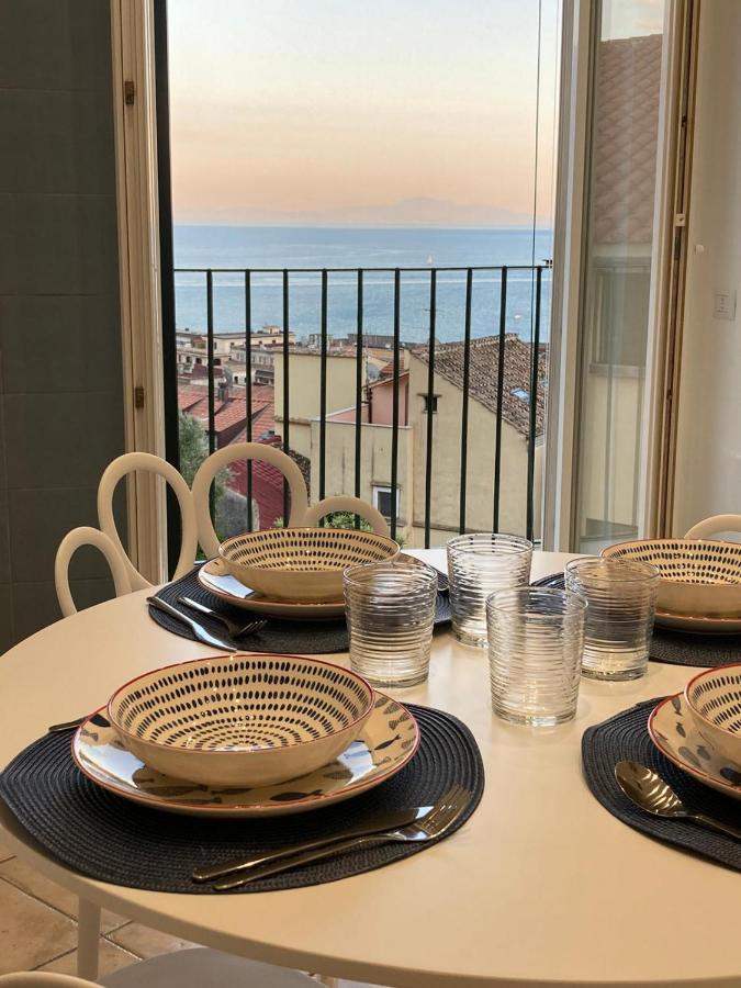 Tutta Un'Altra Vista Apartment ซาแลร์โน ภายนอก รูปภาพ
