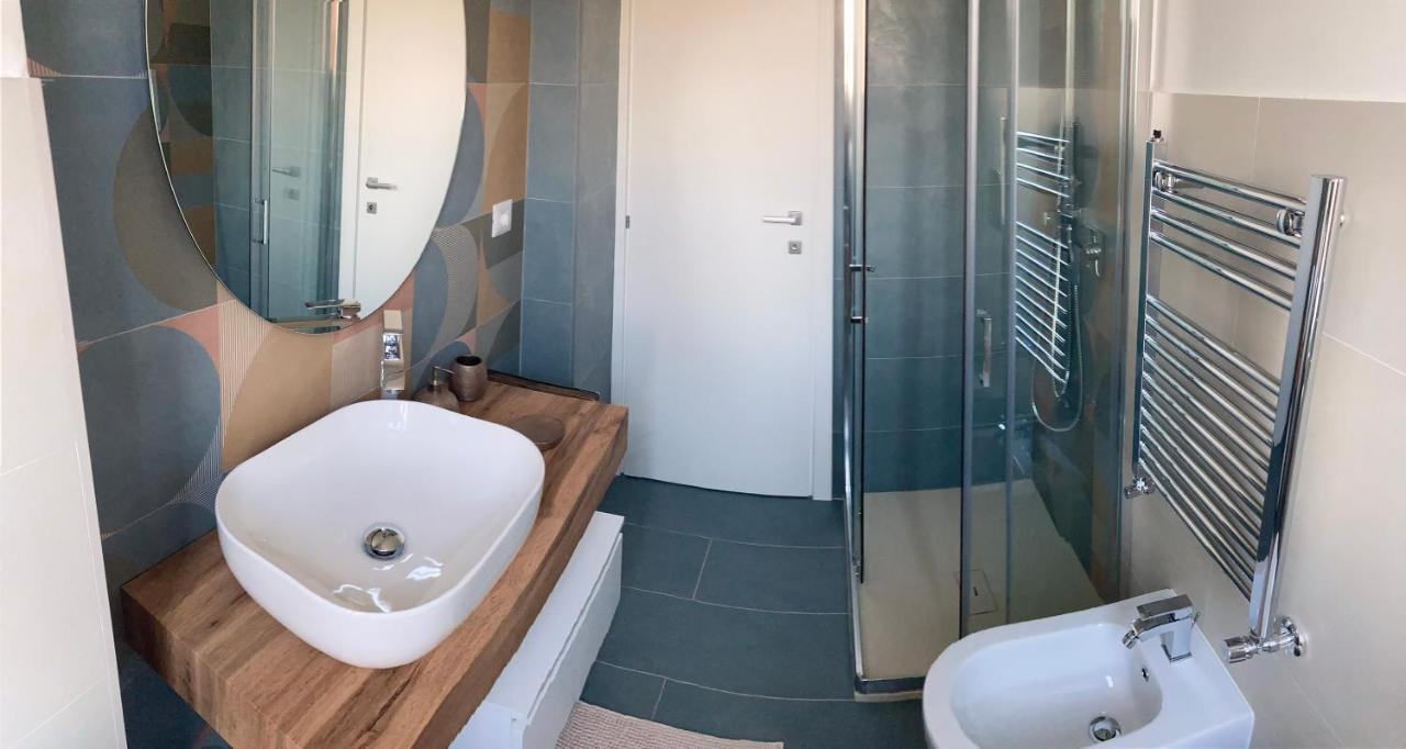 Tutta Un'Altra Vista Apartment ซาแลร์โน ภายนอก รูปภาพ