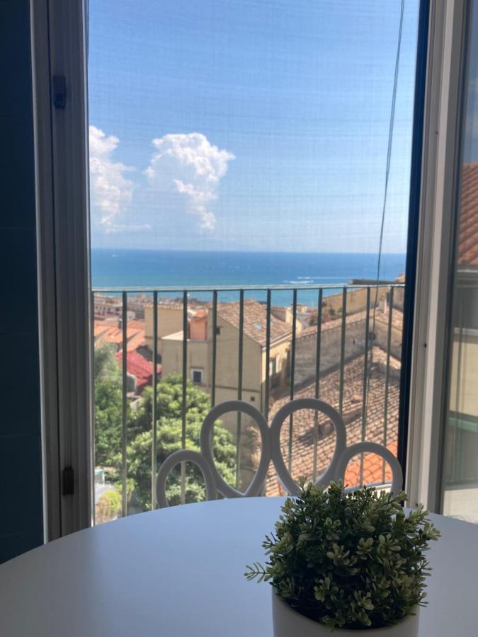 Tutta Un'Altra Vista Apartment ซาแลร์โน ภายนอก รูปภาพ